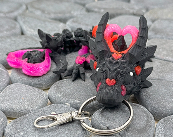 Herzdrachen-Anhänger – Schwarz Pink